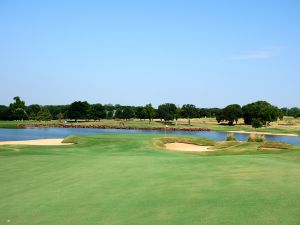 Oak Tree National 5th Approach